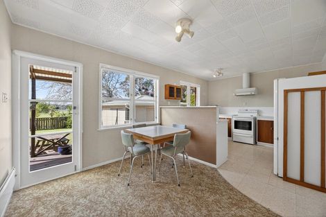 Photo of property in 16 Cascades Road, Pakuranga Heights, Auckland, 2010