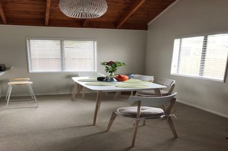 Photo of property in 240 Henderson Valley Road, Henderson, Auckland, 0612