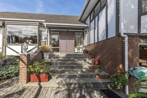 Photo of property in 32 Kinloch Place, Papakowhai, Porirua, 5024