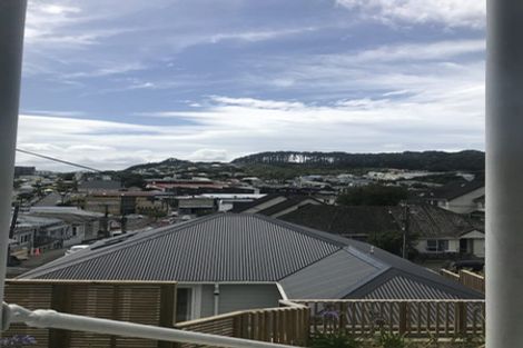 Photo of property in 37 Ara Paiwhenua, Tawa, Wellington, 5028