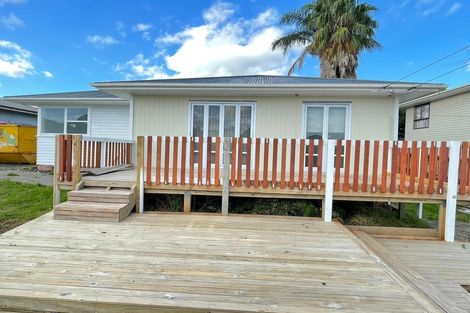 Photo of property in 100 Marne Road, Papakura, 2110