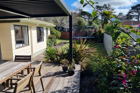 Photo of property in 15 Oakmont Place, Wattle Downs, Auckland, 2103