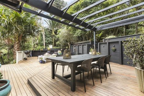 Photo of property in 27 Scenic Drive, Titirangi, Auckland, 0604