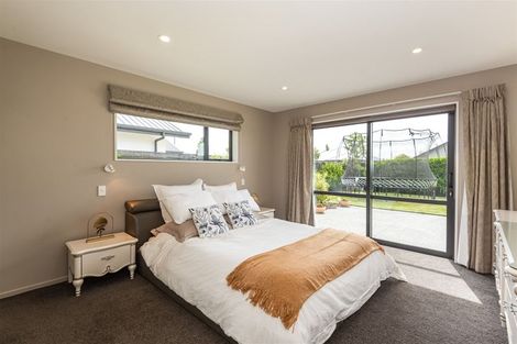 Photo of property in 17 Gosling Crescent, Halswell, Christchurch, 8025