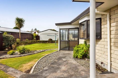Photo of property in 14 Pohutukawa Drive, Opunake, 4616