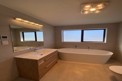 Photo of property in 30 Godfrey Drive, Orewa, 0931