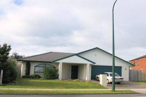 Photo of property in 204 Kilkenny Drive, East Tamaki Heights, Auckland, 2016