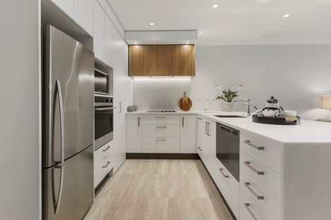 Photo of property in 4/30 Ambassador Glade, Orewa, 0931