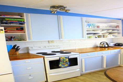 Photo of property in 12 Takarei Terrace, Mokau, 4376