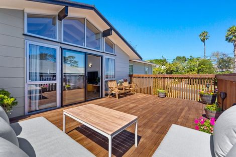 Photo of property in 12 Downer Street, Helensville, 0800