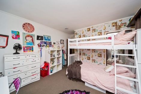 Photo of property in 5f Bromley Place, Westown, New Plymouth, 4310
