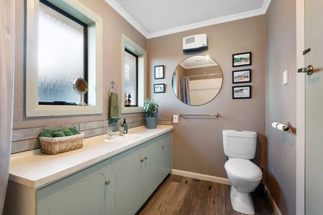 Photo of property in 17 Waldron Crescent, Green Island, Dunedin, 9018