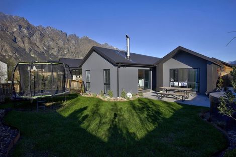 Photo of property in 8 Barn Road, Jacks Point, 9371