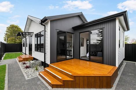 Photo of property in 54d Te Atatu Road, Te Atatu South, Auckland, 0610