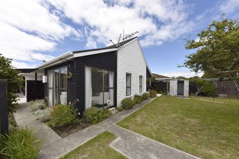 Photo of property in 2/3 Wanstead Place, Woolston, Christchurch, 8062