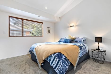 Photo of property in 6 Poturi Streams Avenue, Titirangi, Auckland, 0604