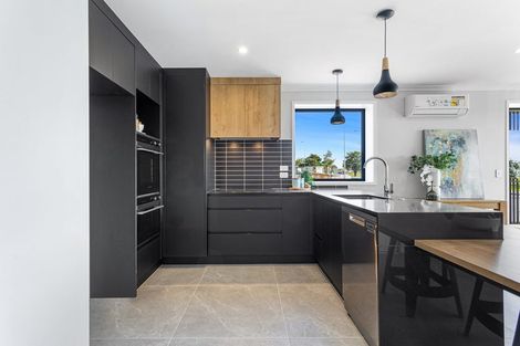 Photo of property in 2/2 Te Rito Road, Hobsonville, Auckland, 0616