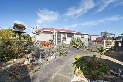 Photo of property in 6 Milne Street, Sanson, 4817
