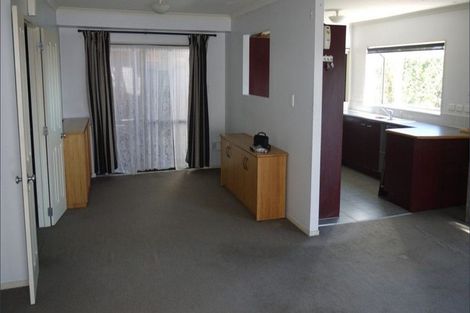 Photo of property in 21 Samara Place, Clendon Park, Auckland, 2103