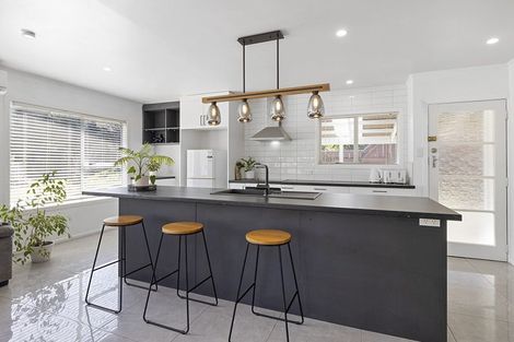 Photo of property in 1 Ross Place, Blagdon, New Plymouth, 4310