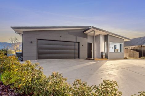 Photo of property in 7 Tahi Street, Albert Town, Wanaka, 9305