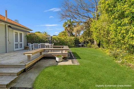Photo of property in 14 Clapham Place, Whanganui East, Whanganui, 4500
