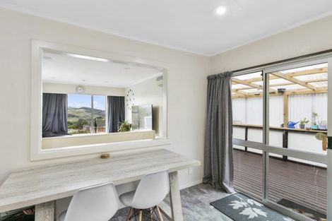 Photo of property in 22 Paparangi Crescent, Paparangi, Wellington, 6037