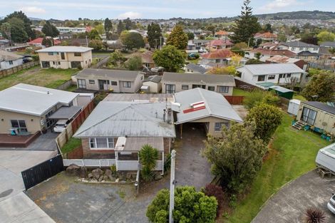 Photo of property in 11a Hill Crescent, Papakura, 2110