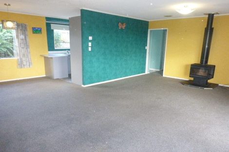 Photo of property in 12 Netherlands Avenue, Kelston, Auckland, 0602