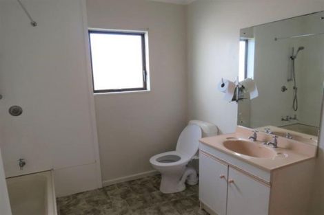 Photo of property in 19 Karamu Street, Strandon, New Plymouth, 4312
