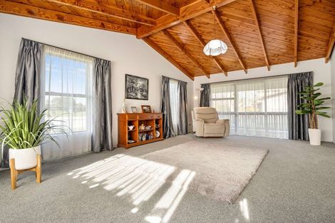 Photo of property in 52 Racecourse Road, Waiuku, 2123
