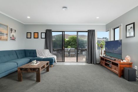 Photo of property in 24 Balmacewen Place, Mount Maunganui, 3116