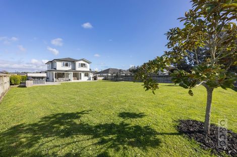 Photo of property in 11 Kahika Grove, Huapai, Kumeu, 0810
