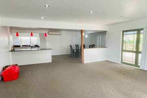 Photo of property in 108 Seaview Road, Glenfield, Auckland, 0629