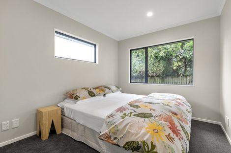 Photo of property in 99 Kemp Road, Massey, Auckland, 0614