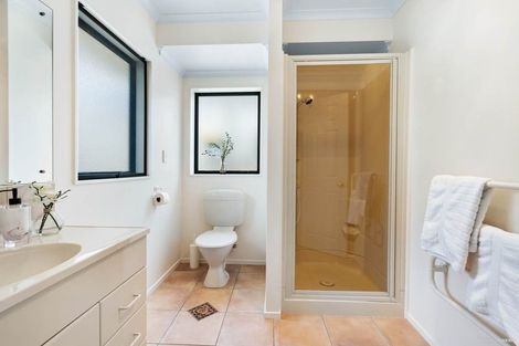 Photo of property in 10 Byblos Place, The Gardens, Auckland, 2105
