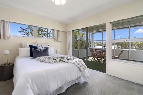 Photo of property in 5 Chapman Road, Te Atatu Peninsula, Auckland, 0610