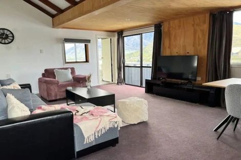 Photo of property in 34 Golden Terrace, Queenstown, 9300