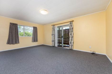 Photo of property in 25 Katrina Place, Massey, Auckland, 0614