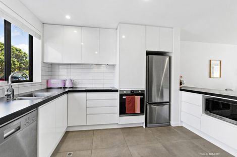 Photo of property in 2u7 Stone Street, Miramar, Wellington, 6022