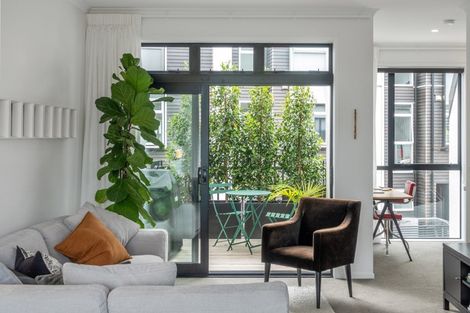 Photo of property in 10 Mayfly Lane, Hobsonville, Auckland, 0616