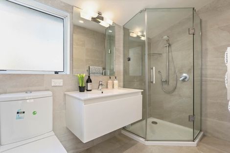 Photo of property in 2 Imatra Place, Sunnyhills, Auckland, 2010
