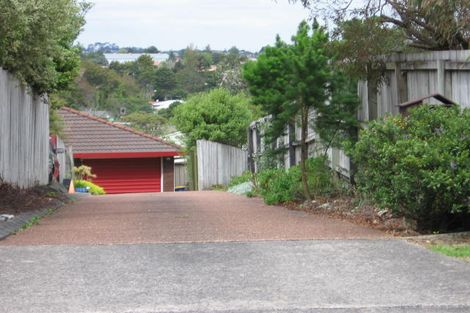 Photo of property in 9 Madigan Place, Glendene, Auckland, 0602