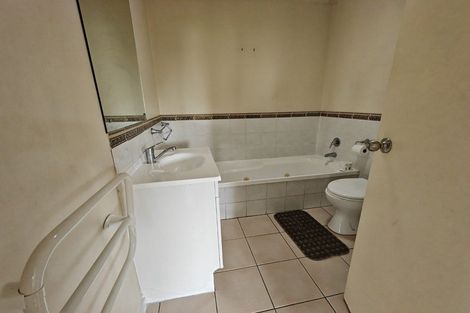Photo of property in 6/520 Don Buck Road, Westgate, Auckland, 0614