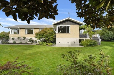 Photo of property in 34 Rosedale Place, Avonhead, Christchurch, 8042