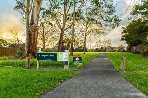 Photo of property in 7b Ballial Place, West Harbour, Auckland, 0618