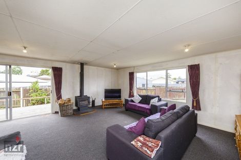 Photo of property in 26 Cumberland Place, Kelvin Grove, Palmerston North, 4414