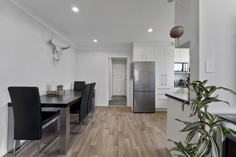 Photo of property in 34b Somerset Crescent, Highbury, Palmerston North, 4412