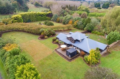 Photo of property in 46 Turitea Road, Fitzherbert, Palmerston North, 4472