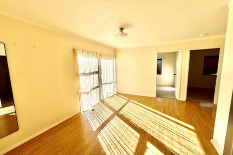 Photo of property in 2/127 Moore Street, Howick, Auckland, 2014